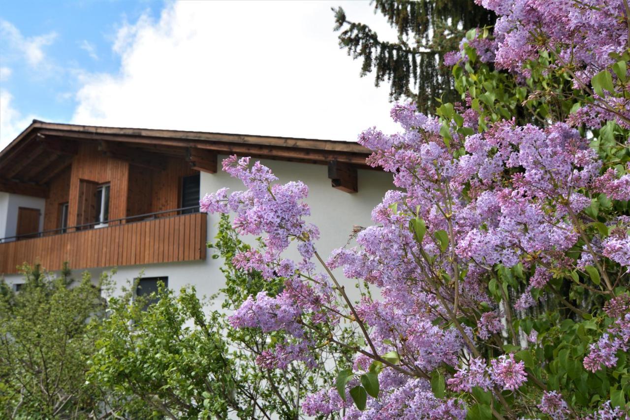 Ferienwohnung Tgesa Zundregn Savognin Exterior foto