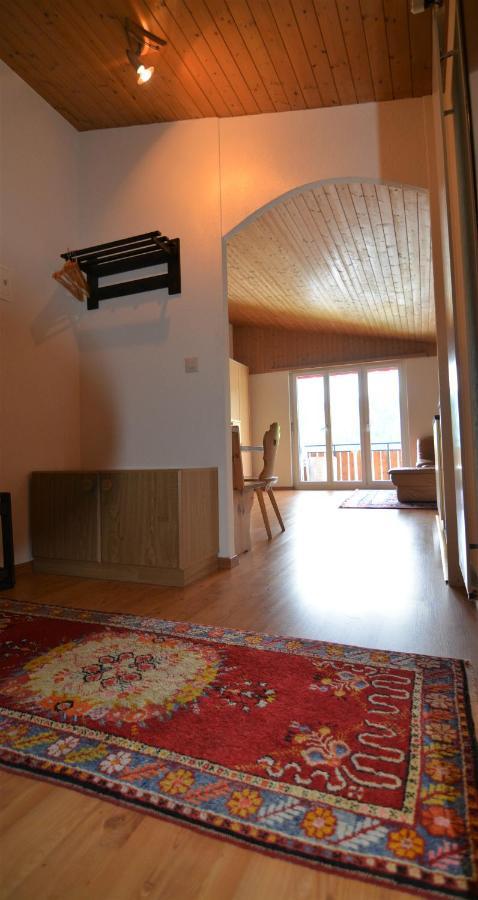 Ferienwohnung Tgesa Zundregn Savognin Exterior foto