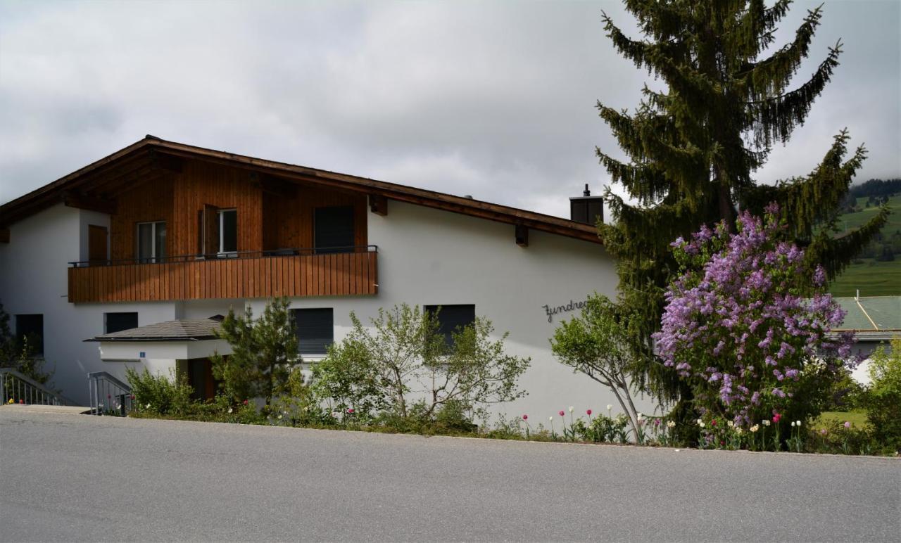 Ferienwohnung Tgesa Zundregn Savognin Exterior foto